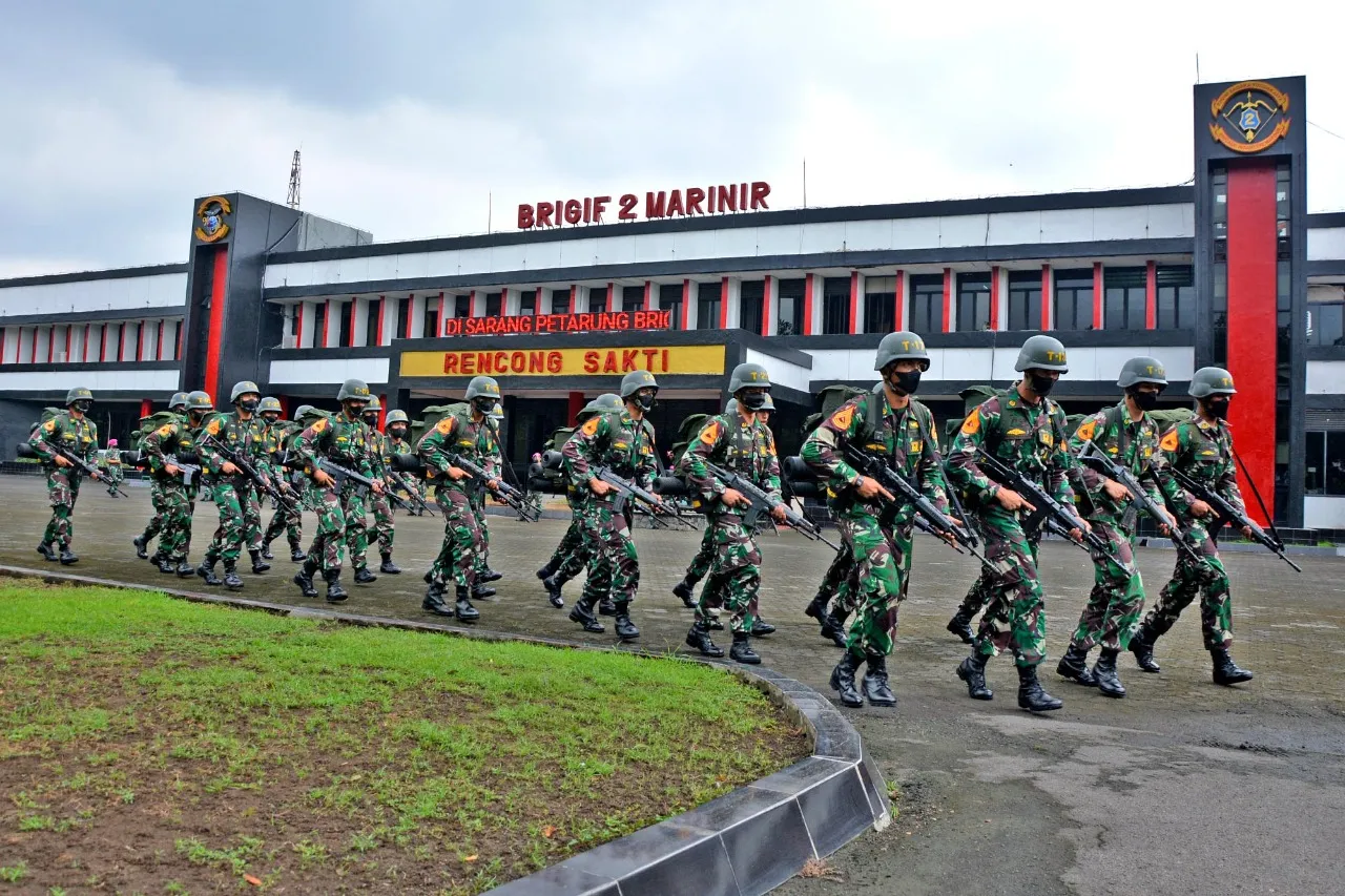 Taruna AAL Tingkat IV Korps Marinir Angkatan 67 Magang di Brigif 2 Mar