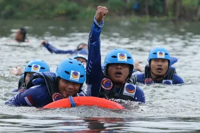 Baret Rescue DPW NasDem Jatim Jalani Pelatihan Jadi Regu Penolong