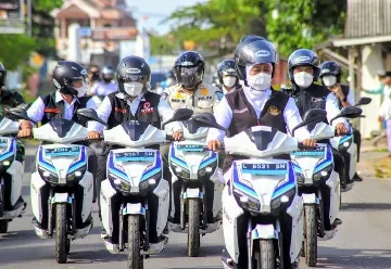 Gubernur Khofifah Terbitkan SE Pemakaian Kendaraan Listrik dan Kompor 