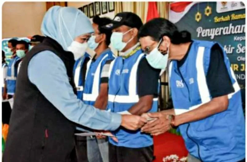 500 Jukir Kota Madiun Terima Santunan Gubernur Khofifah