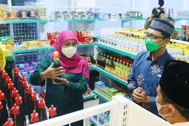 Gubernur Khofifah Luncurkan Aplikasi Grab OPOP Mart 