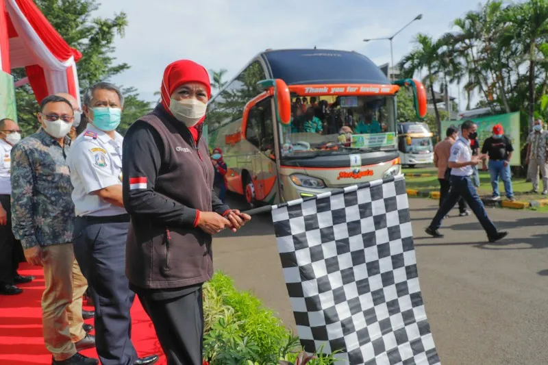 Gubernur Khofifah Berangkatkan Mudik Bareng Gratis dari Jakarta ke Jatim