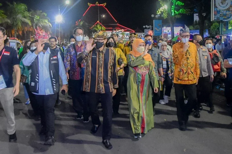 Gubernur Khofifah Puji Kesalehan Sosial Keluarga Besar Sedulur Pati Jember 