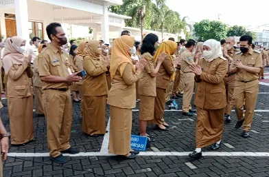 Khofifah Minta Kinerja Pemprov Jatim Terjaga dengan Stamina Terbaik