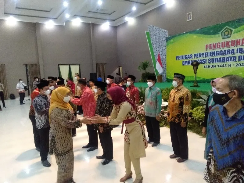 Gubernur Khofifah Minta Kemenag Jatim Pastikan Calon Jamaah Haji  Divaksin 
