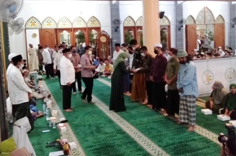 Gubernur Khofifah Doakan Korban Meninggal Dalam Kecelakaan Bus Pariwisata 