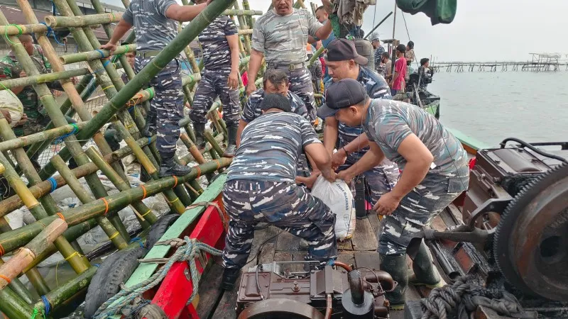Di Tanjung Emas, Komandan Lanal Semarang Kerahkan Prajurit Lanal 