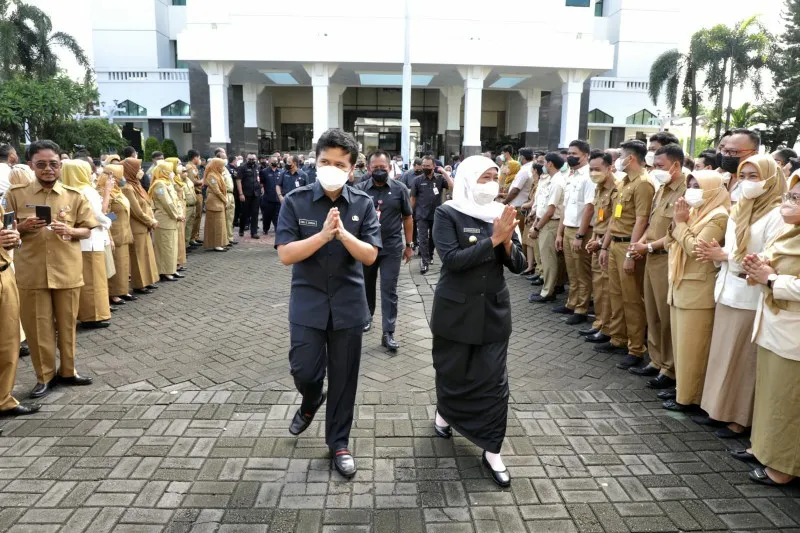 Penghargaan Outstanding Achievement dari Kemenpan RB untuk Pemprov Jatim