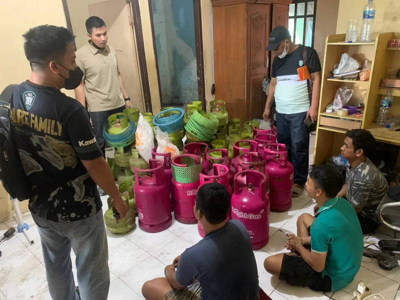 Polres Gresik Ungkap Kasus Bisnis Elpiji Oplosan