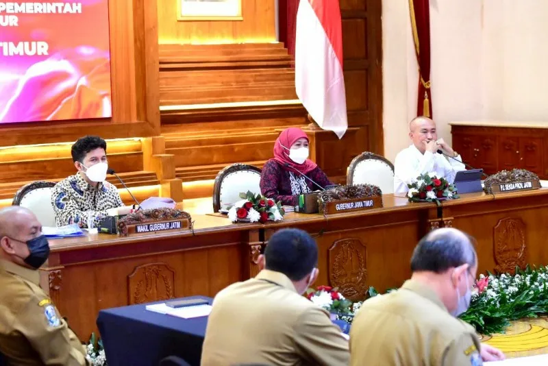 Gubernur Khofifah Minta  OPD dan BUMD Maksimalkan Pendapatan Daerah