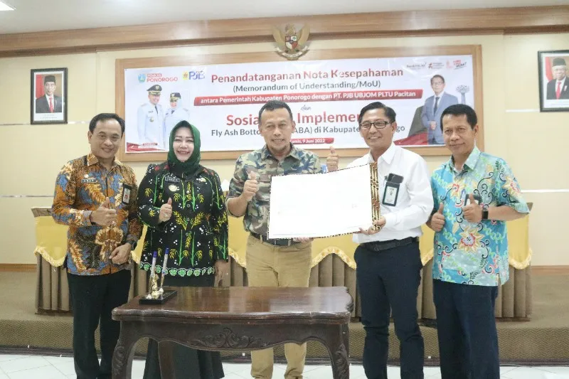Program Plesterisasi17 Ribu Rumah Tak Layak Huni dan Perbaikan Jalan 