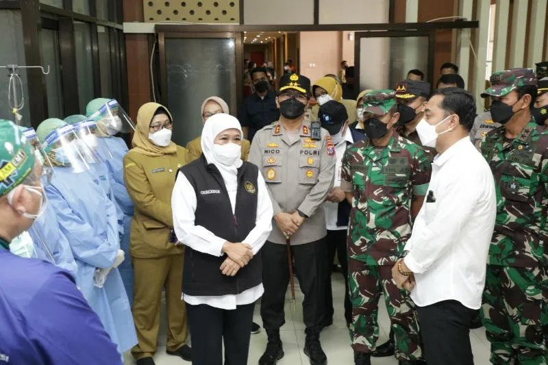 Gubernur Khofifah Apresiasi Kinerja SDM Kesehatan dan Peran Masyarakat