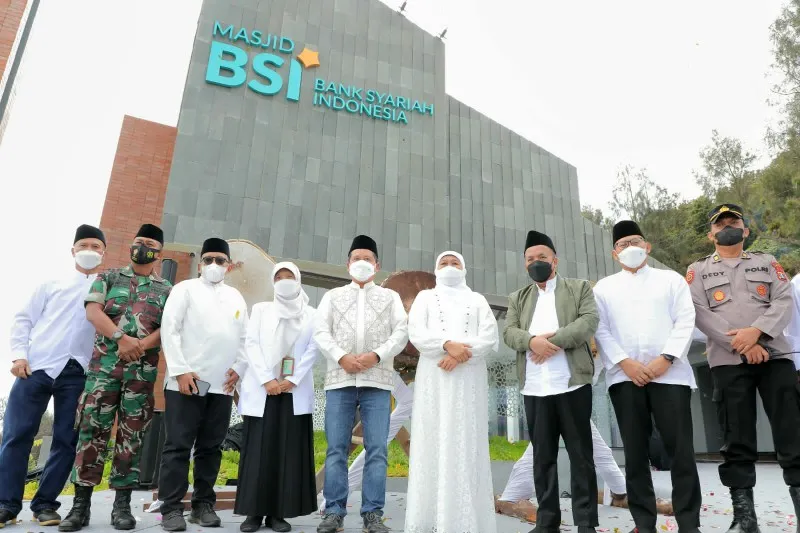 Khofifah: Wisatawan Bisa Beribadah Nyaman, Sebelum Nikmati Sunrise 