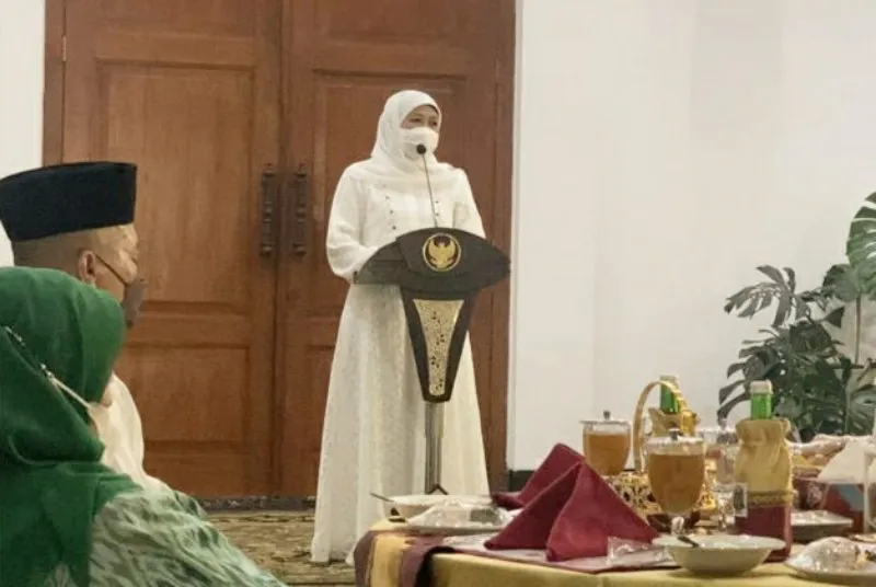 Kumpulan Kisah Unik Gubernur Khofifah, Sang Jamaah Haji Tercepat 