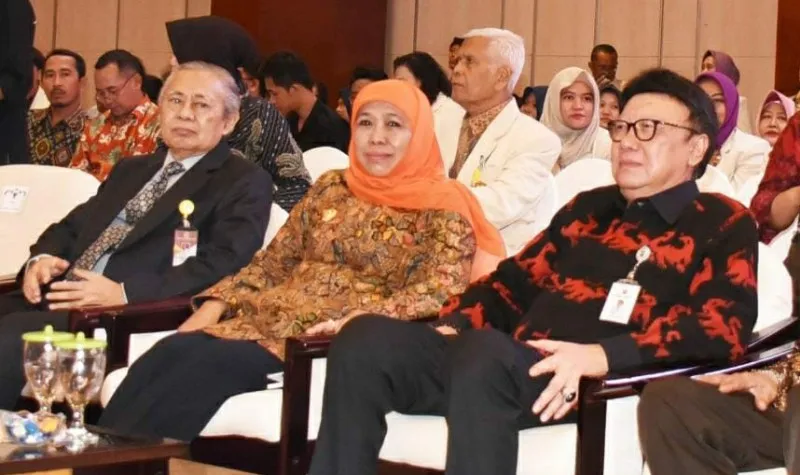 Gubernur Khofifah Menyampaikan Duka Cita Mendalam