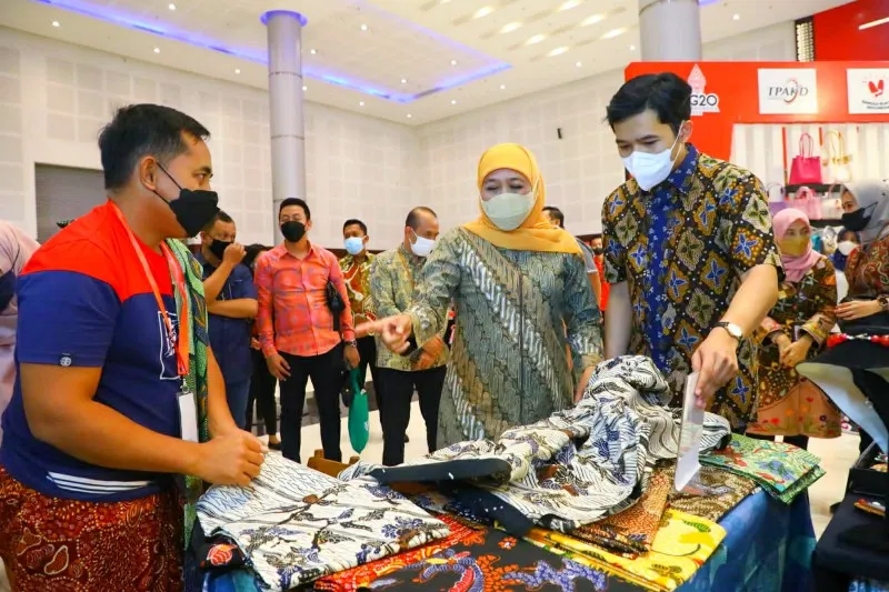 Khofifah Minta Percepat Transformasi Digital, Akses Modal dan Pasar