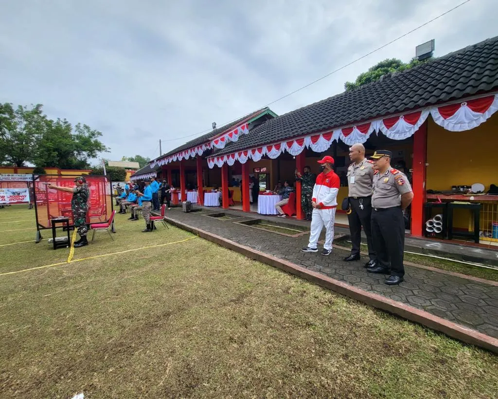 Jalin Sinergitas, TNI-Polri Gelar Lomba Menembak
