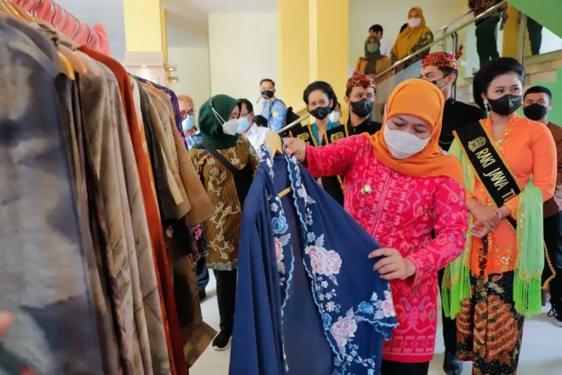 Gubernur Khofifah: Buah dari Hexahelix Collaboration Kembangkan K-UMKM