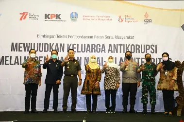 Keluarga Pejabat Pemprov Jatim Ikuti Bimtek Bersama KPK