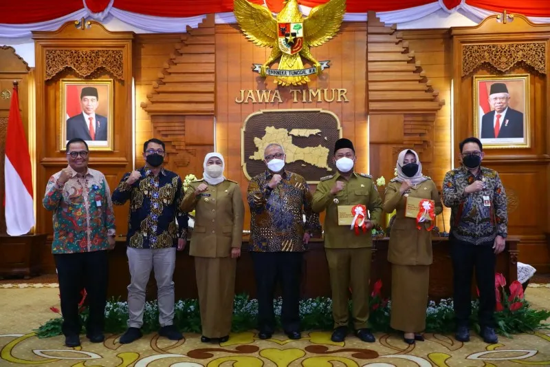 Gubernur Khofifah Ajak Kendalikan Inflasi Agar Nilai Rupiah Tak Turun