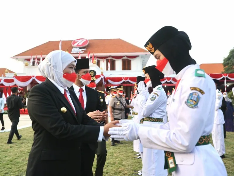 Khofifah: Bawa Semangat Merah Putih di Hati, Pikiran dan Gerakan