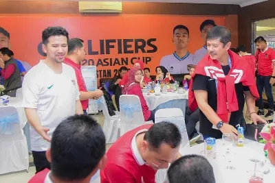 Emil Dardak Jadi Saksi Permainan Apik Timnas Indonesia Kalahkan Vietnam