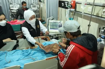 Gubernur Khofifah Sampaikan Duka Cita atas Jatuhnya Korban Meninggal 