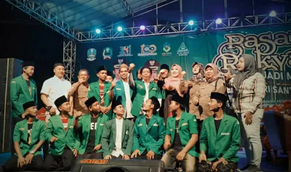 Dinas Kehutanan Bagi Bibit untuk Warga Magetan