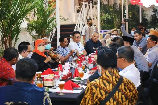 Gubernur Khofifah Menyebut Kenaikan UMP Jatim 2023 Sebesar 7,8 Persen