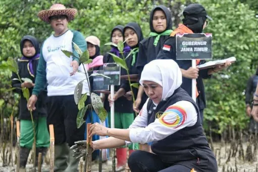 Gubernur Khofifah Terus Gaungkan Sedekah Oksigen untuk Dunia