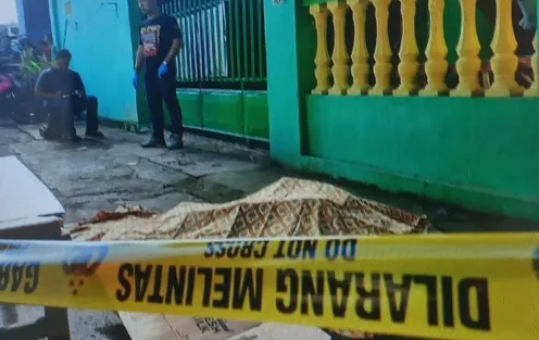 Wanita Tersungkur Bersimbah Darah di Trotoar, di Madiun