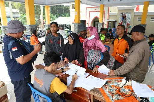 Tim Gabungan Dirikan Dapur Umum, Penuhi Kebutuhan Pengungsi APG Semeru