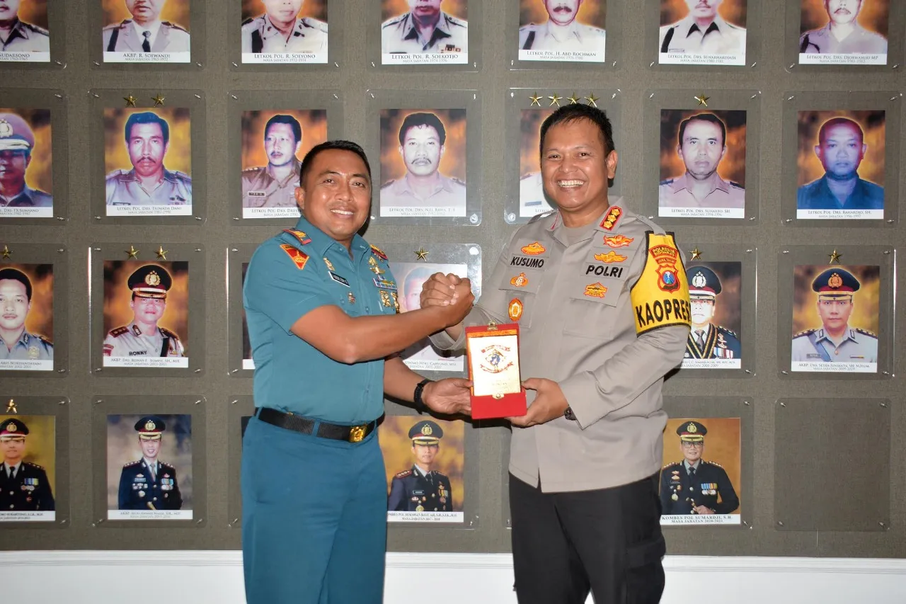 Komandan Brigif 2 Marinir Kunjungi Kapolres Sidoarjo