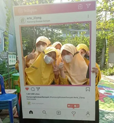 SMP Muhammadiyah 1 Sidoarjo Ajak Siswanya ke Kampung Edukasi Sampah