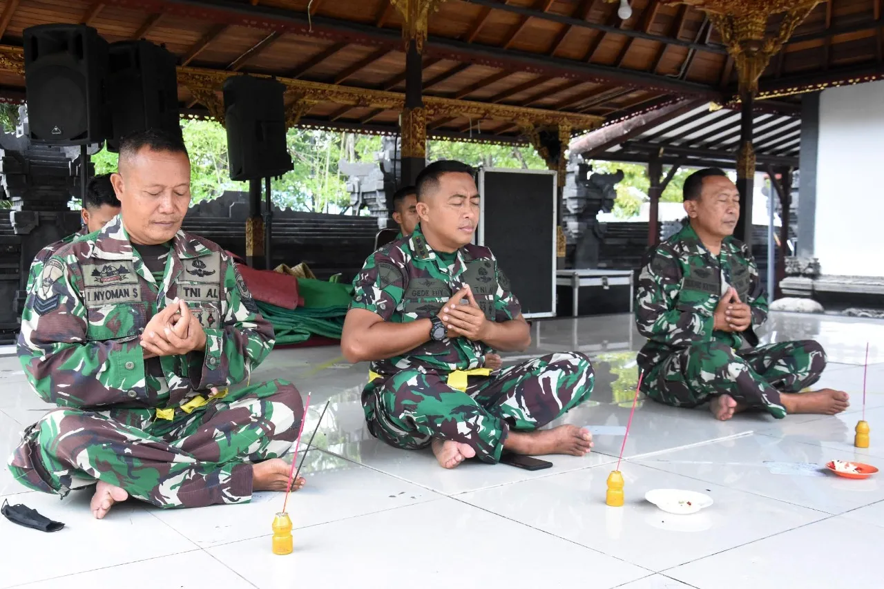 Awali Tahun 2023, Komandan Brigif 2 Marinir Pimpin Doa Bersama