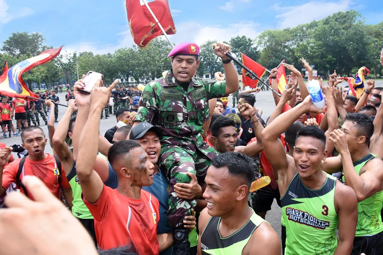 Batalyon Infanteri 3 Marinir Juara Pertama Lomba Dorong Truck Reo