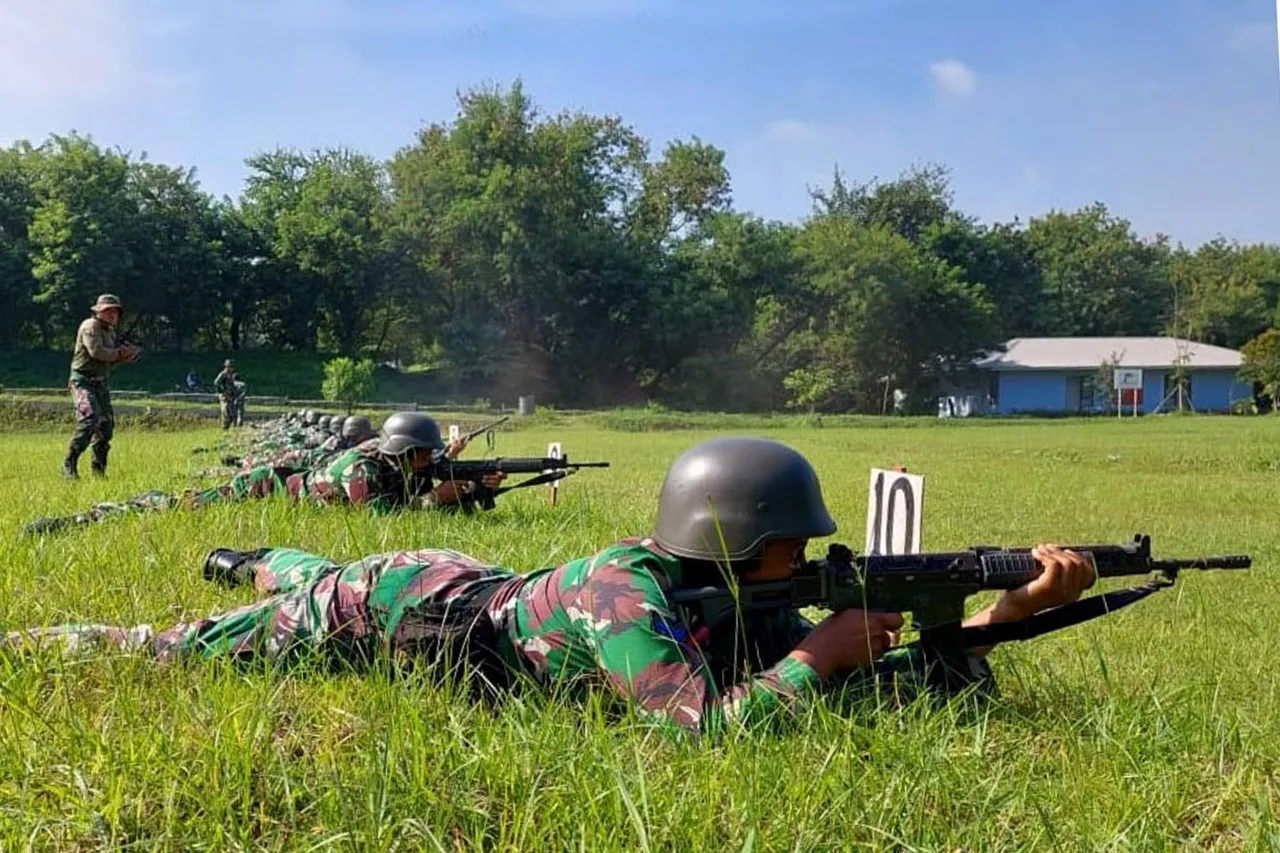 Asah Naluri Tempur, Prajurit Yonif 1 Marinir Berlatih Menembak