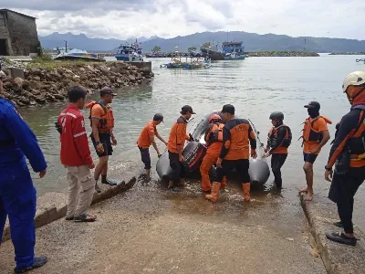 Tim SAR Terkendala Angin dan Ombak Pesisir Pacitan