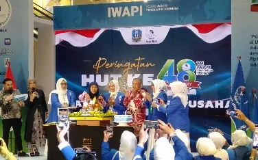 Khofifah Ajak IWAPI Terus Kuatkan Pemberdayaan Ekonomi Perempuan Jatim