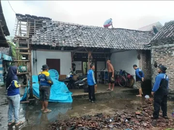 Diamuk Hidrometeorologi, Puluhan Rumah Warga di Madiun Porak Poranda