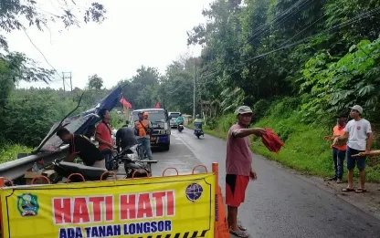Ambrolnya Talud Jembatan Membahayakan, Sejumlah Titik Dipasang Rambu