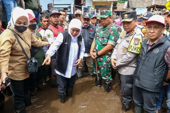 Gubernur Khofifah Imbau Masyarakat Tingkatkan PHBS dan Periksa Dini
