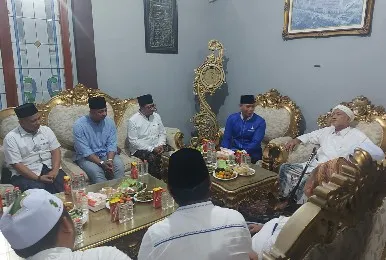 AHY Sowan ke Ponpes Banyuanyar Pamekasan, Diajak Berdua di Kamar Kiai 