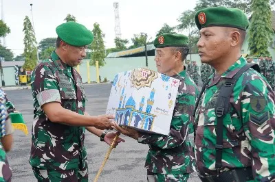 Bingkisan Lebaran untuk Prajurit dan PNS Korem 084/Bhaskara Jaya