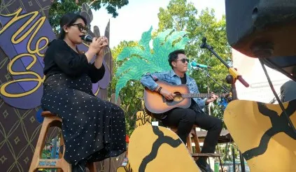 Ngabuburit di Bunderan Kota Madiun, Live Musiknya Nonjok Gaes
