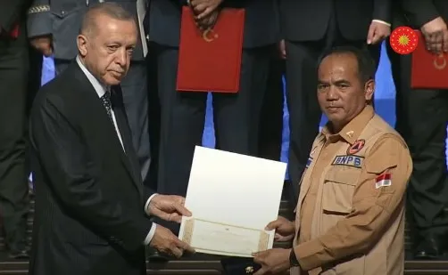 Presiden Turkiye Anugerahi Personel Indonesia Medali dan Penghargaan