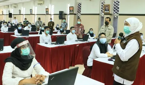 Gubernur Khofifah Usul Angkat   6.141 Guru Honorer, Lolos Passing Grade