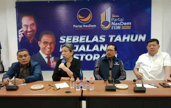 Hadrah, Reog dan Barongsai Iringi NasDem Jatim Daftarkan Caleg ke KPU