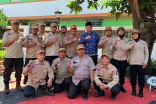 Dinsos Jatim Sertakan Relawan Tagana Berziarah ke Makam dr Soetomo