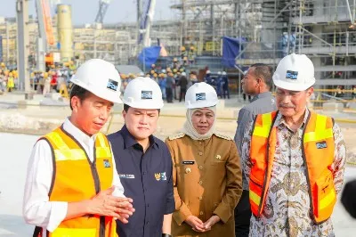 Presiden Jokowi Tinjau Pembangunan  Smelter Freeport di JIIPE Gresik 